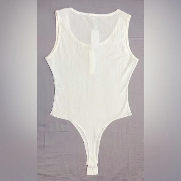 Hooked up NWT Tank style bodysuit size L - Picture 6 of 6